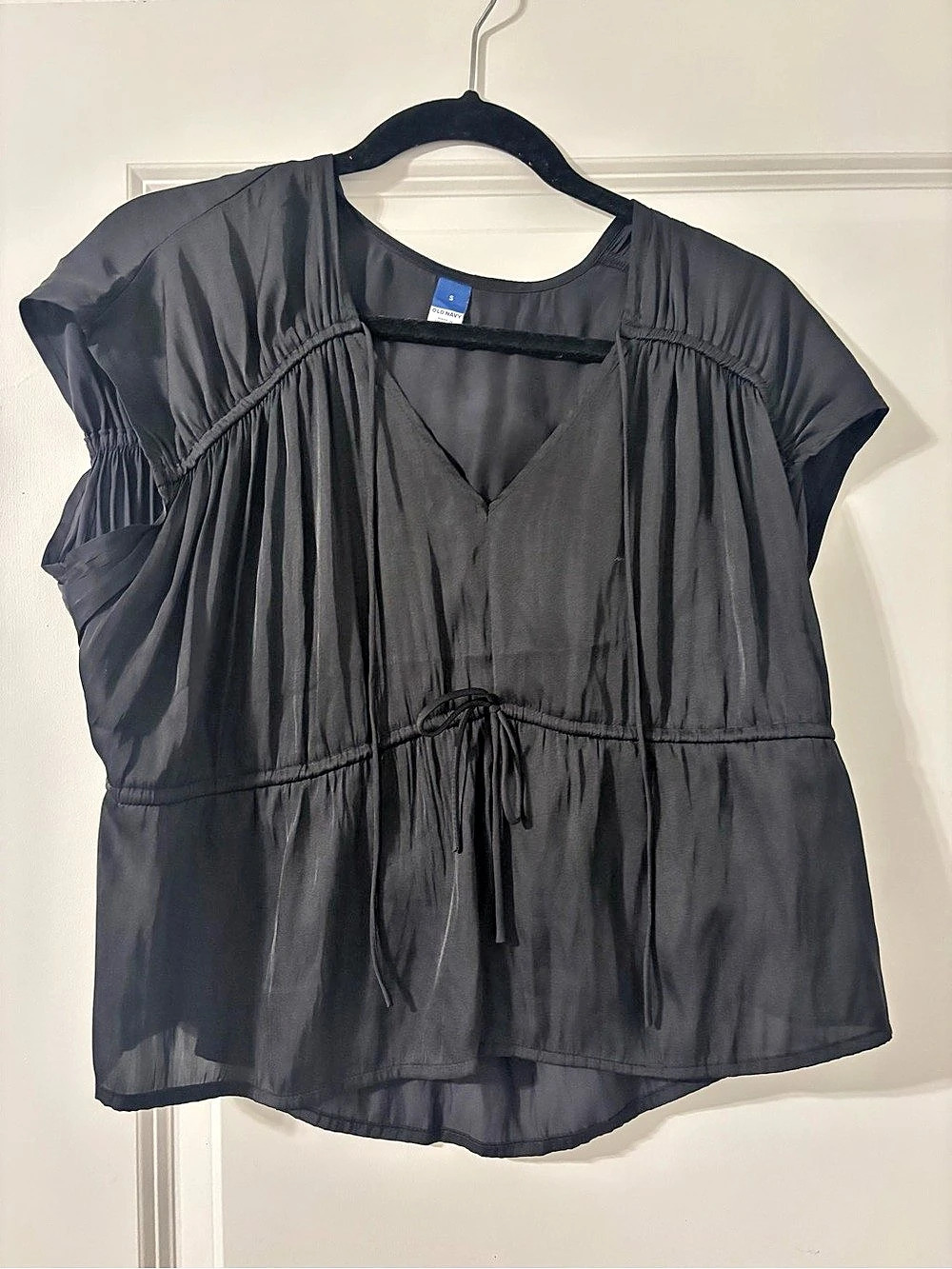 Old Navy Black V-Neck Blouse Size Medium Like New